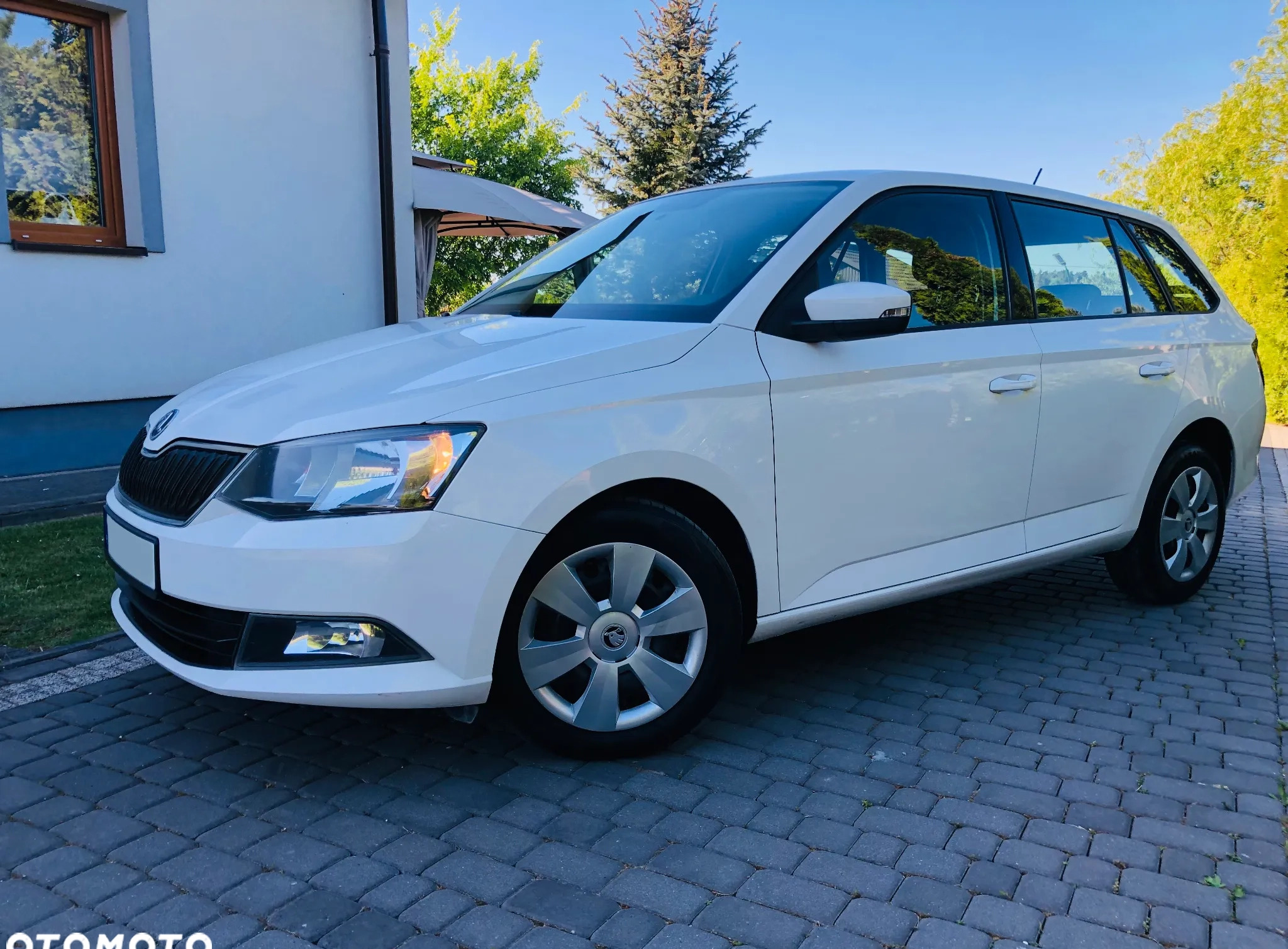 Skoda Fabia cena 19900 przebieg: 200000, rok produkcji 2015 z Kielce małe 211